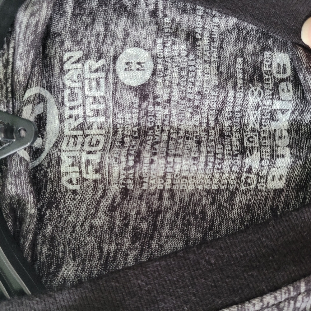 American Fighter Sz Med Men's Gray and Black T-Shirt Read Post - Picture 5 of 5